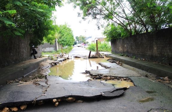 Zona Leste: ocupações de áreas de riachos e grotas é principal causa de alagamentos