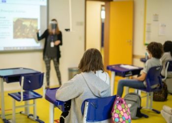 Retorno das aulas presenciais obrigatórias ainda divide opiniões