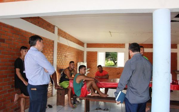 Após acordo com o MPT, jogadores recebem passagens e parte dos salários