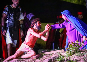 Emoção e interação com o público marcam Paixão de Cristo de Floriano
