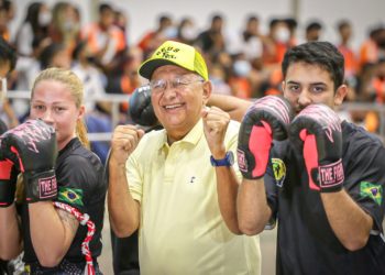 Prefeito assina Lei que regulamenta o Incentivo ao Esporte