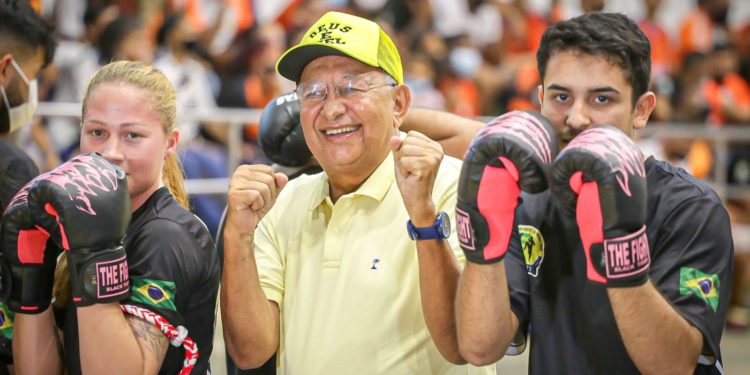 Prefeito assina Lei que regulamenta o Incentivo ao Esporte