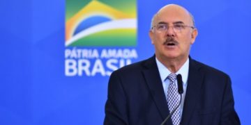 PF faz operação para prender ex-ministro da Educação