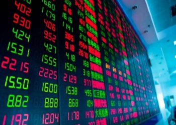 Ações da Petrobras caem mais de 10% após anúncio de reajuste