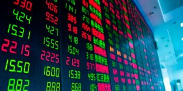 Ações da Petrobras caem mais de 10% após anúncio de reajuste