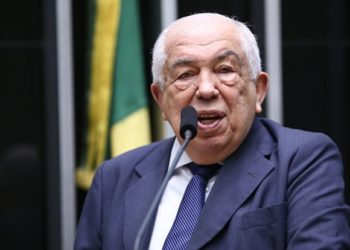 Deputado Paes Landim presta homenagens a Hugo Napoleão