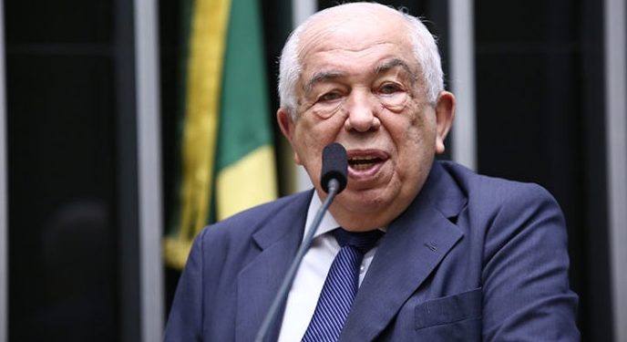Deputado Paes Landim presta homenagens a Hugo Napoleão