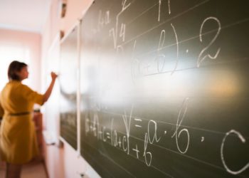 8 em cada 10 professores querem continuar dando aulas apesar dos desafios