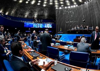 Senado aprova PEC para viabilizar pacote social de R$ 41,2 bi