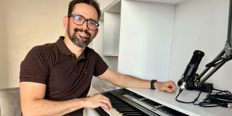 Compositor de Teresina lança canção em parceria com artista canadense