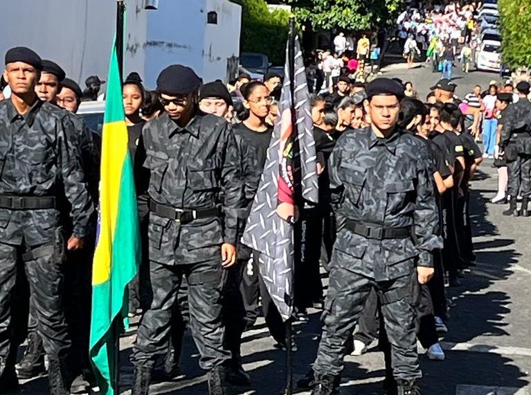 Desfiles voltam a acontecer para comemorar os 200 anos de independência