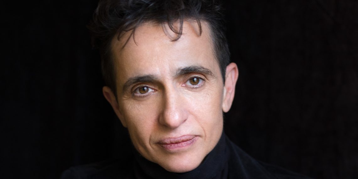 Livro escrito por jornalista mostra a ascensão de Vladimir Putin