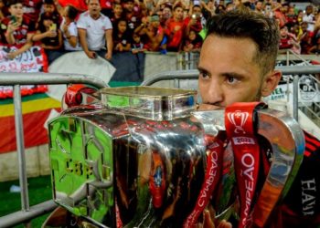 Flamengo vence Corinthians nos pênaltis e é tetracampeão da Copa do Brasil
