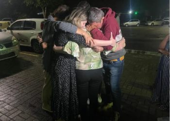 Corpos de vítimas de ataque a escolas em Aracruz são velados