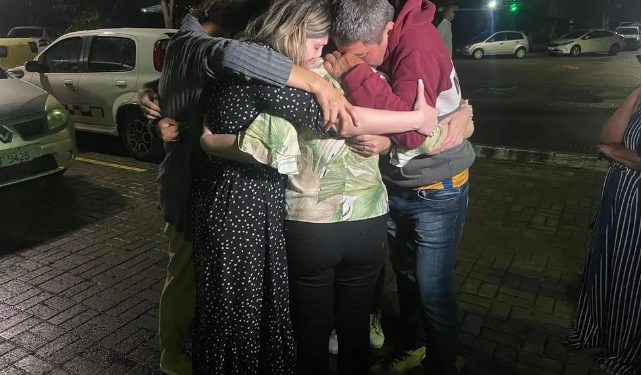 Corpos de vítimas de ataque a escolas em Aracruz são velados