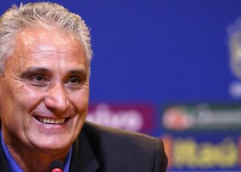 Tite usa o samba para conquistar a seleção e unir jovens com veteranos
