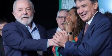 Lula anuncia Wellington Dias como ministro do Desenvolvimento Social
