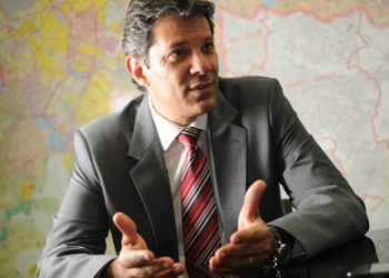 Governo prorroga imposto zero para gasolina até fevereiro