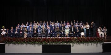 “Nosso lema é trabalho, trabalho e trabalho”, diz governador durante posse de secretários