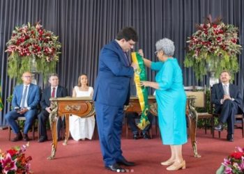 Rafael Fonteles tome posse prometendo combate à pobreza e crescimento do Piauí