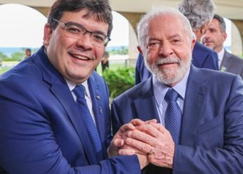 Rafael Fonteles participa de reunião com Lula e entrega projetos para o Piauí