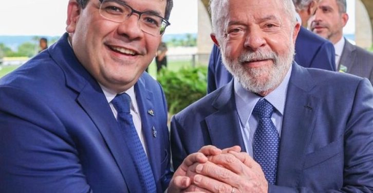 Rafael Fonteles participa de reunião com Lula e entrega projetos para o Piauí