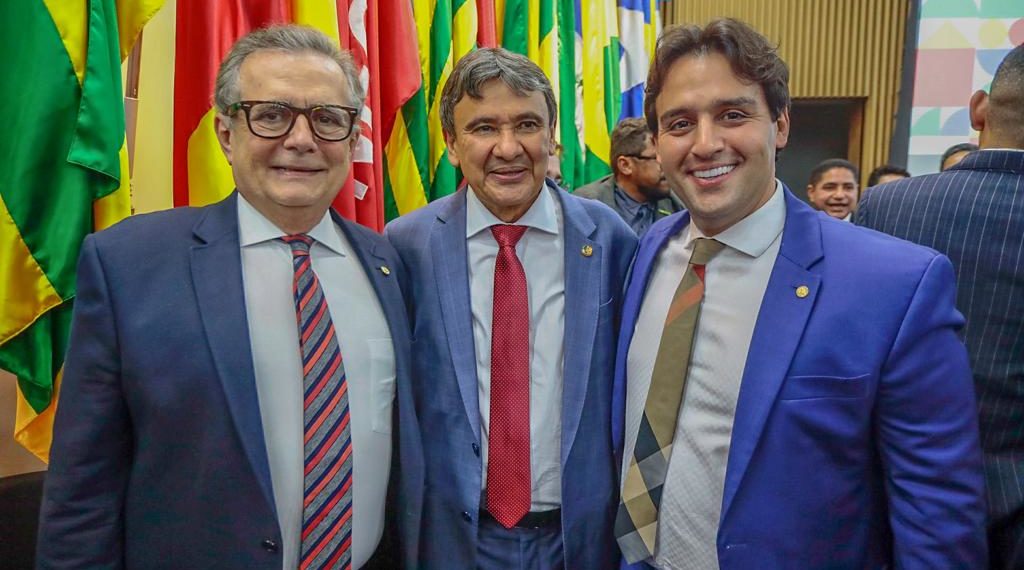 Flávio Júnior vai à Brasília para posse de ministros de Lula