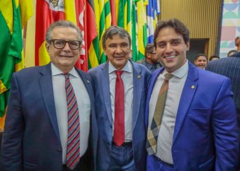 Flávio Júnior vai à Brasília para posse de ministros de Lula