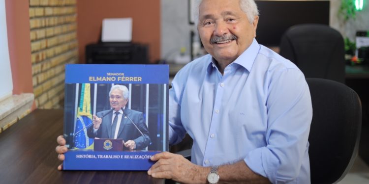 Senador Elmano Férrer lança livro sobre sua trajetória de vida