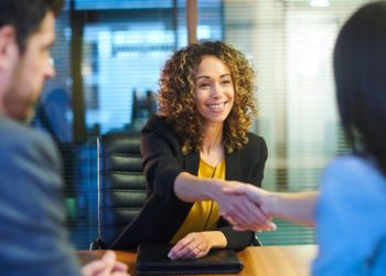 Pesquisa aponta que 70% dos formados estão empregados um ano após a graduação