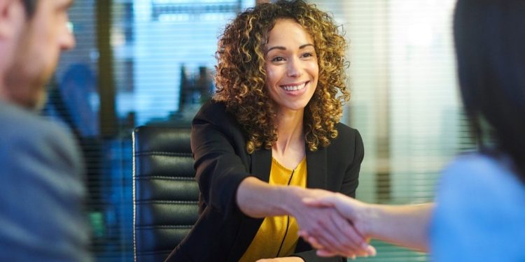 Pesquisa aponta que 70% dos formados estão empregados um ano após a graduação