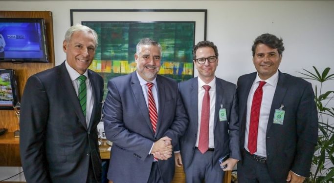 FENAPRO e SECOM debatem temas de interesse da indústria da comunicação