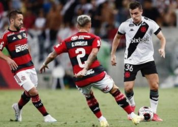 Ataque do Flamengo vai bem, mas defesa volta a ser frágil