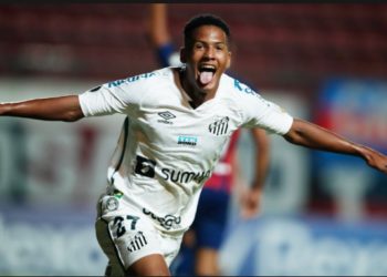 Santos recebe proposta de 12 milhões de euros do Flamengo por Ângelo