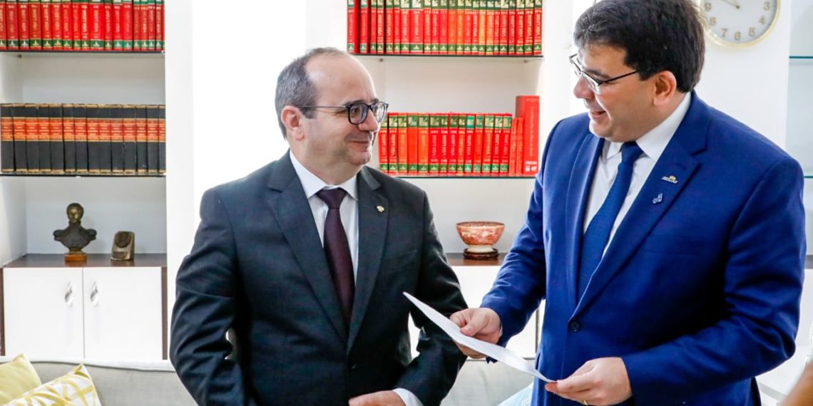 Governador recebe lista tríplice com indicados ao cargo defensor público geral