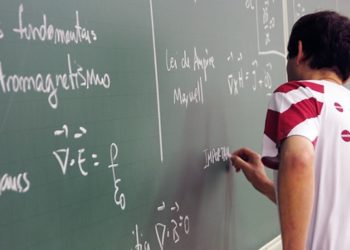 Governo convoca mais 297 professores para capital e interior do estado