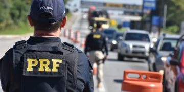 PRF pagou mais agentes de folga em sedes onde Lula venceu