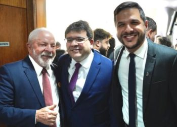 Rafael Fonteles trata de segurança nas escolas com presidente Lula