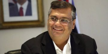 Flávio Dino entrega equipamentos para o combate à violência contra as mulheres em Teresina