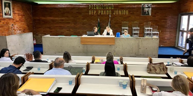 Assembleia realiza licitação de R$ 14 milhões para contratar quatro agências