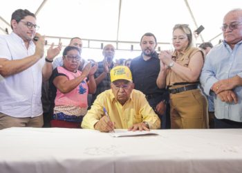 Prefeito assina ordem de serviço para recapeamento da avenida Camilo Filho