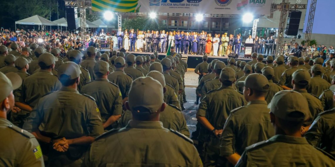 Governador realiza a maior promoção de policiais da história da PM do Piauí
