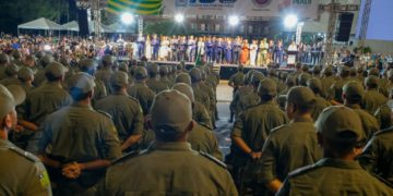 Governador realiza a maior promoção de policiais da história da PM do Piauí