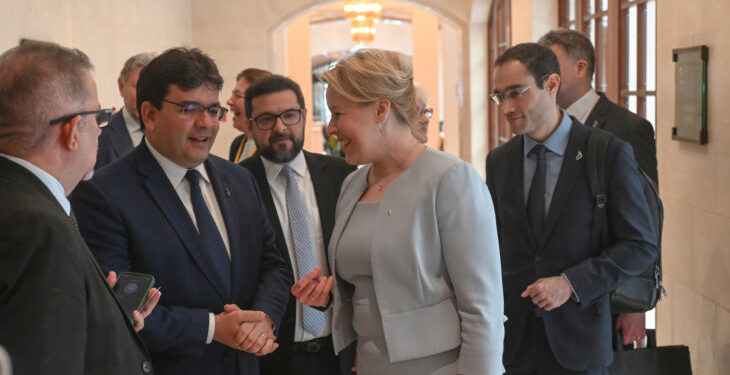 Governador apresenta na Alemanha diferenciais da produção de hidrogênio verde