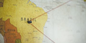 Experiência acadêmica no exterior garante melhores salários