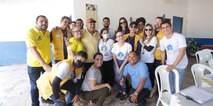 Cerca de 500 famílias do Residencial Betinho recebem registros de imóveis