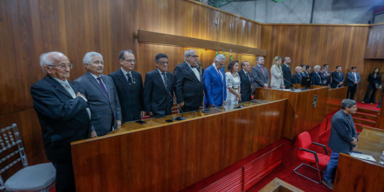 Assembleia Legislativa do Piauí presta homenagem aos maçons