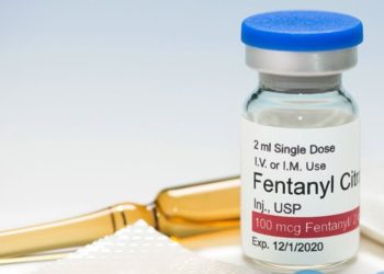 Fentanil: como nova onda de overdoses assola EUA e mata quase 300 por dia