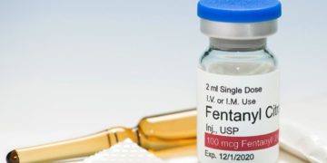 Fentanil: como nova onda de overdoses assola EUA e mata quase 300 por dia