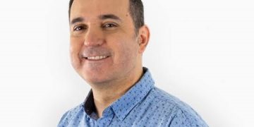 Jornalista gaúcho lança livro sobre os 80 anos do Batman no cinema